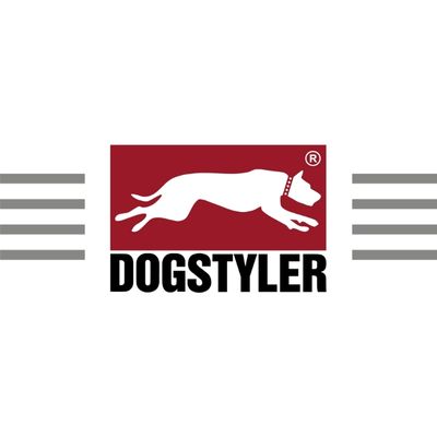 Dogstyler Logo. Weißer HUnd auf rotem Grund darunter steht die Wortmarke Doghstyler. Links und rechts sind graue horizontale Streifen platziert.